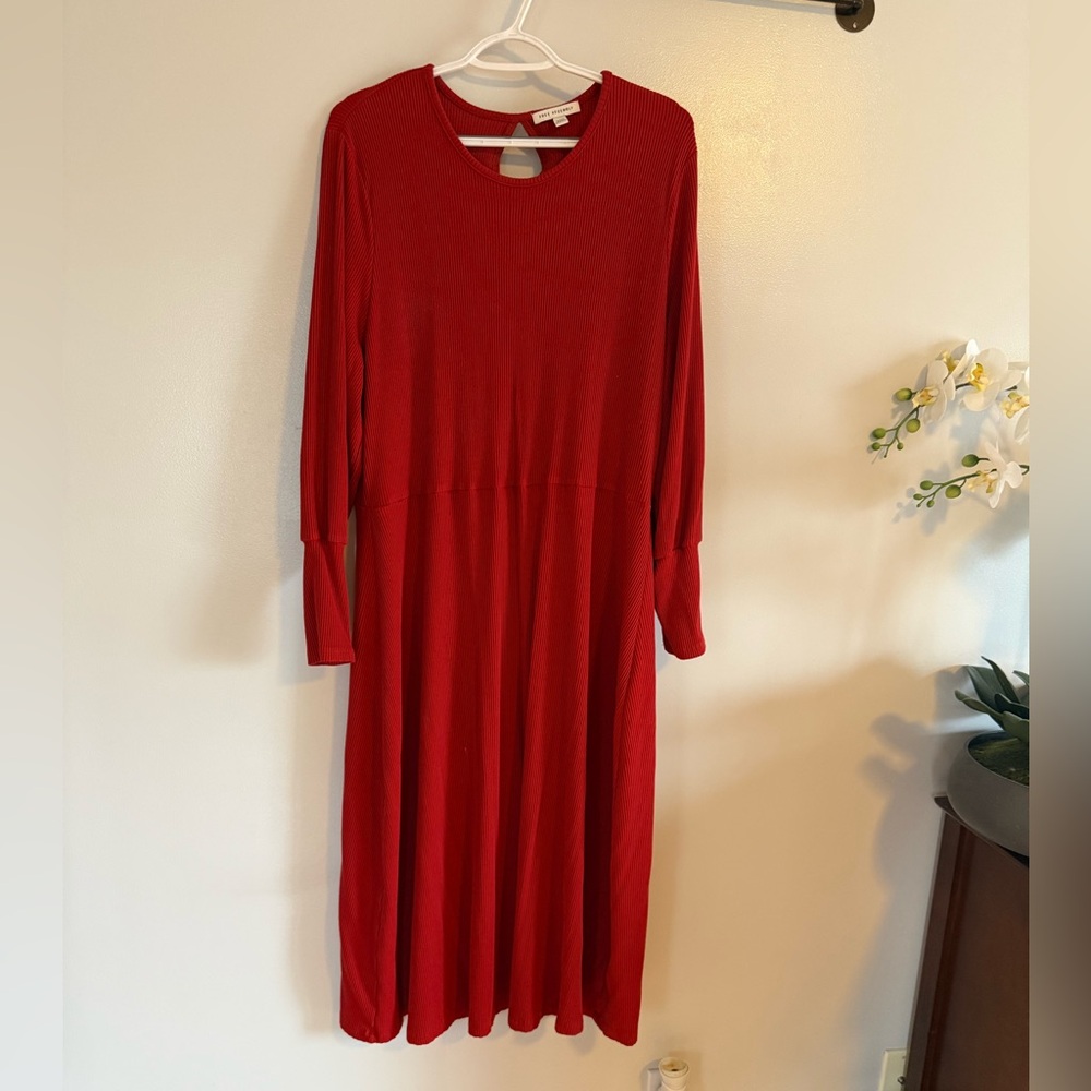 Women's Long Sleeve Red Midi Dress with Keyhole Back